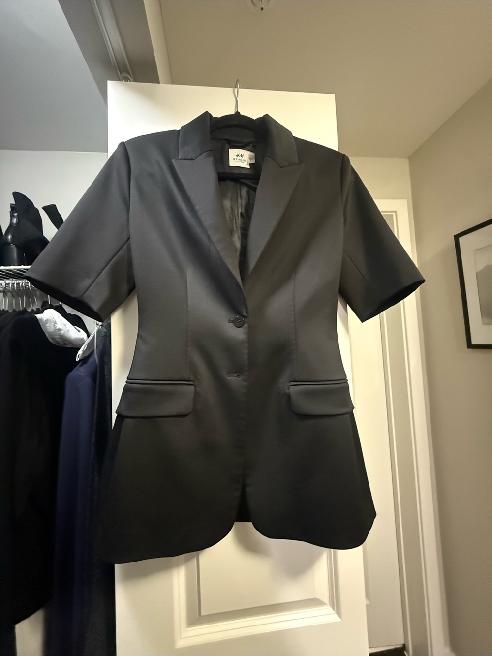 H&M Black Short-Sleeve Tailored Blazer
